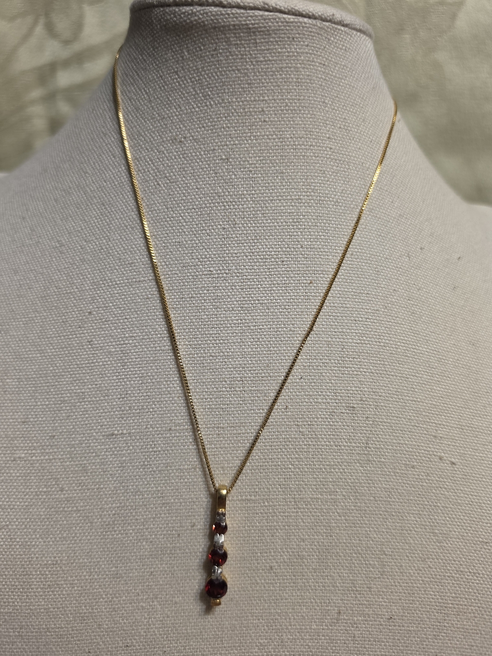 #1339 925 Made In Italt Garnet & Diamond Pendant